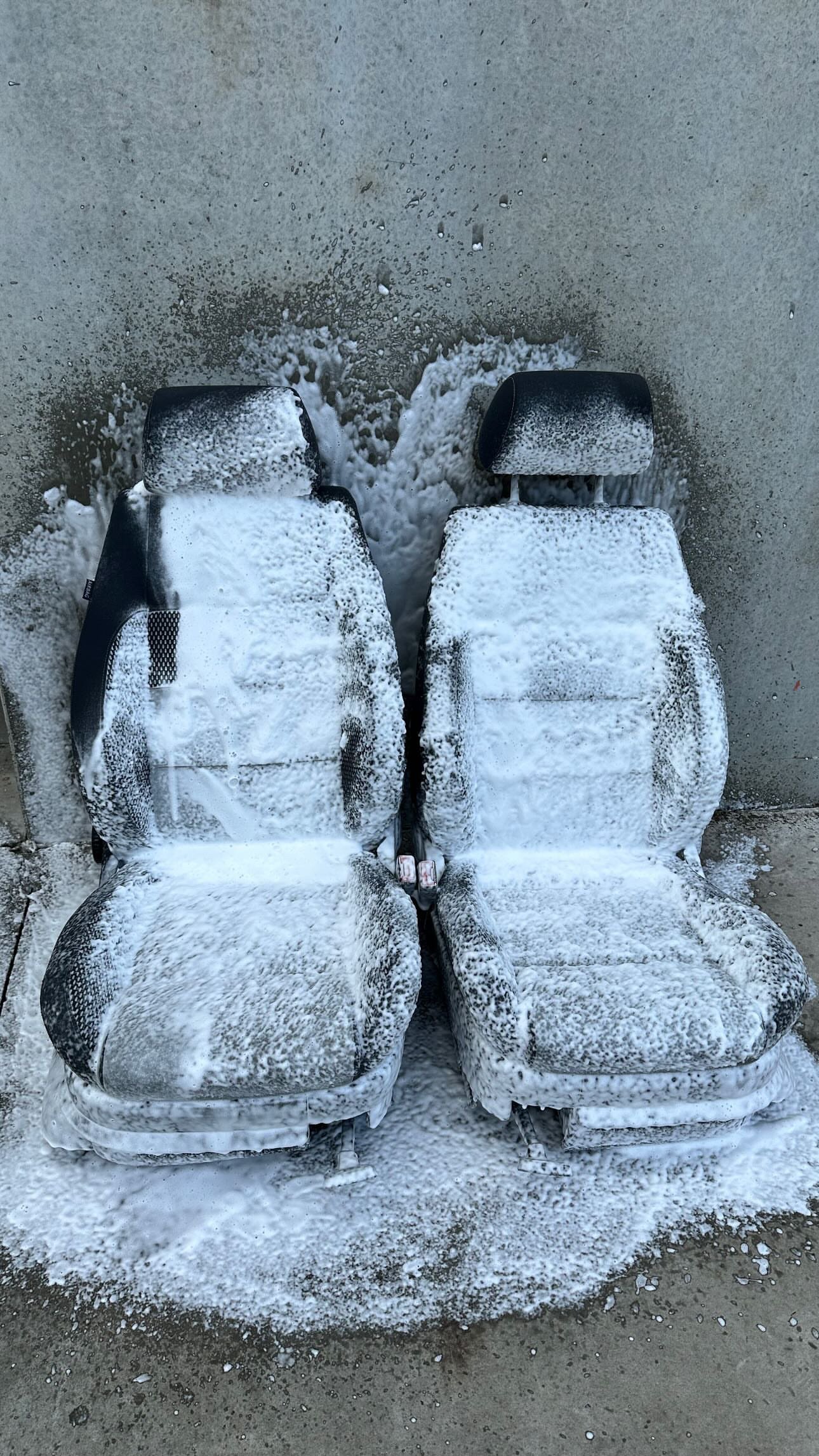 Reiniging stoffen zetels met extractor